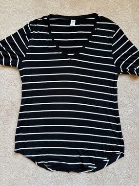 Black & White Striped V-Neck Women's Top